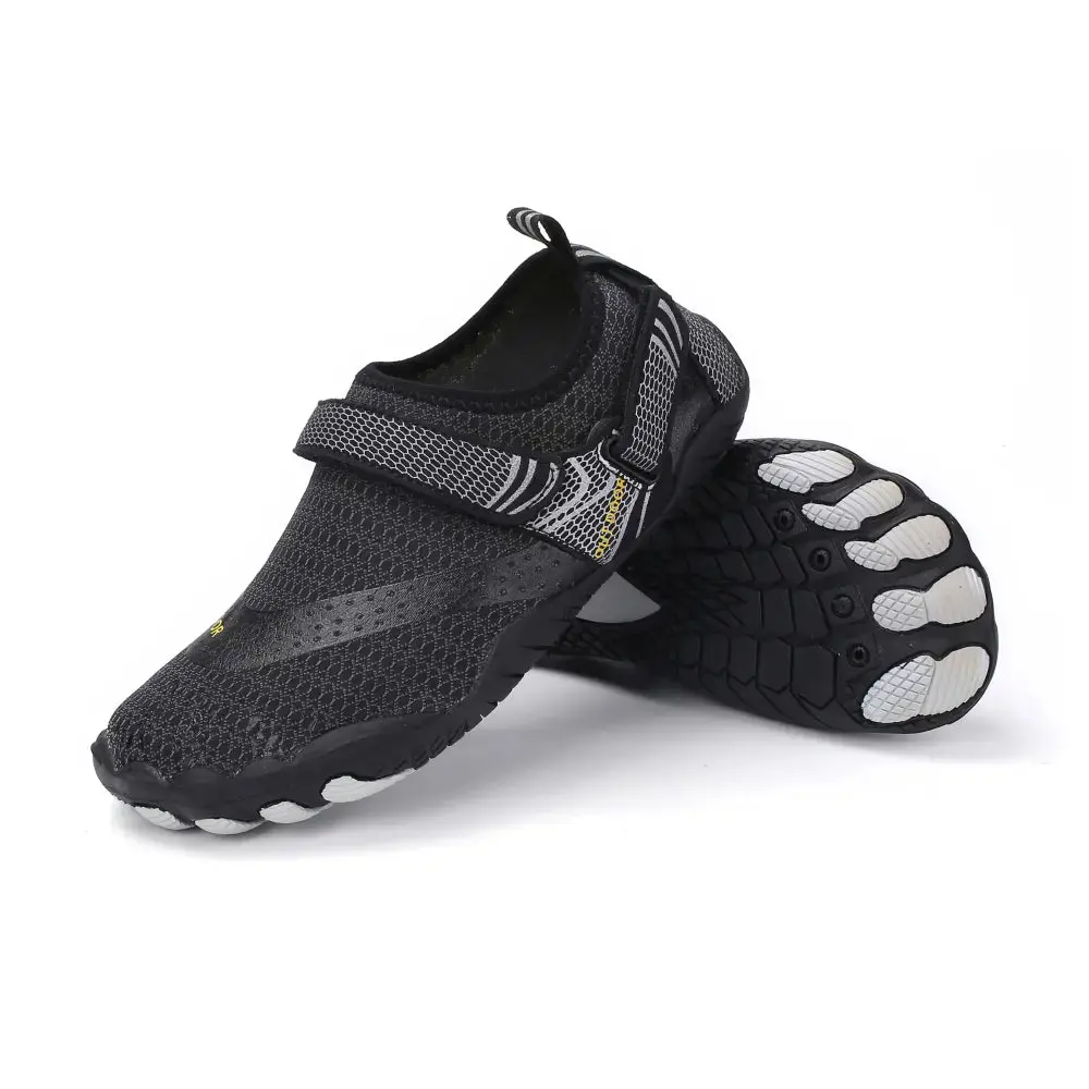 Strappers - Image 12